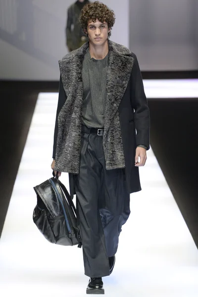 Look 25